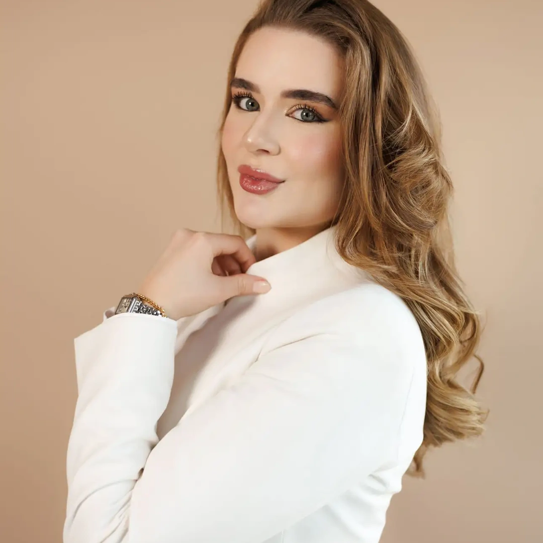 Dra. Gabriela Leite